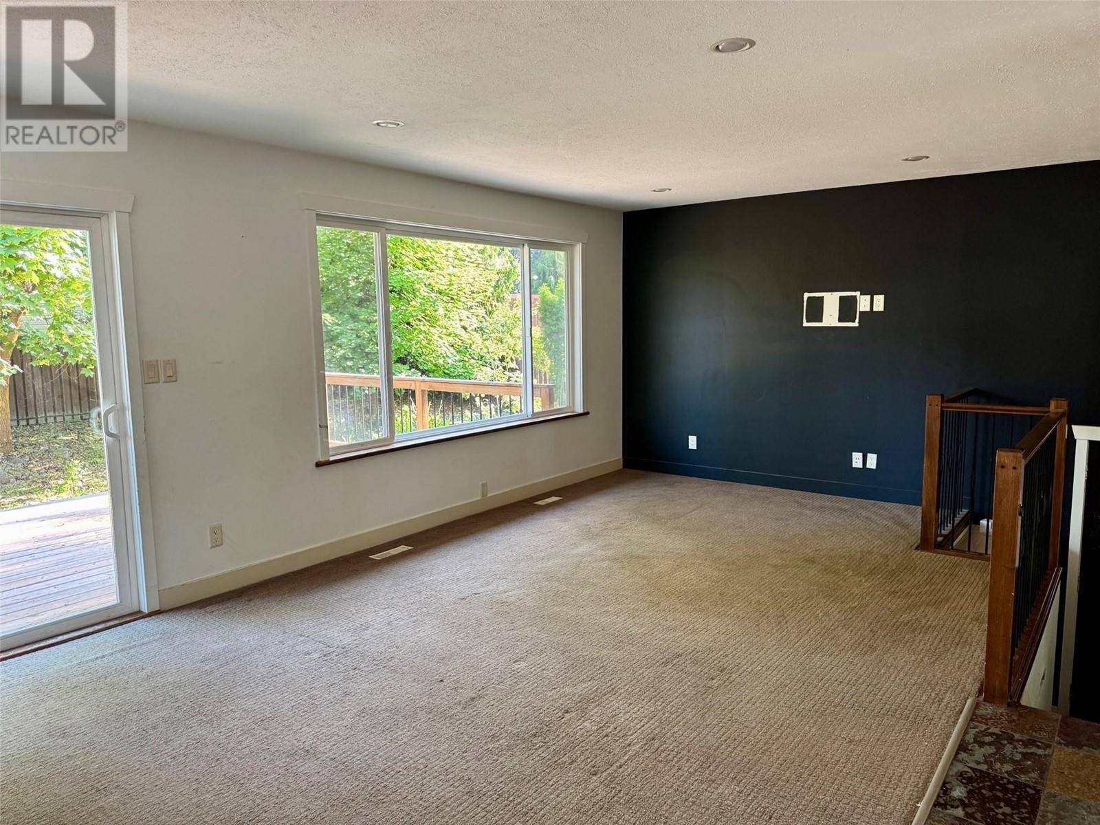 Kelowna, BC V1W4E4,3353 Greenwood Court