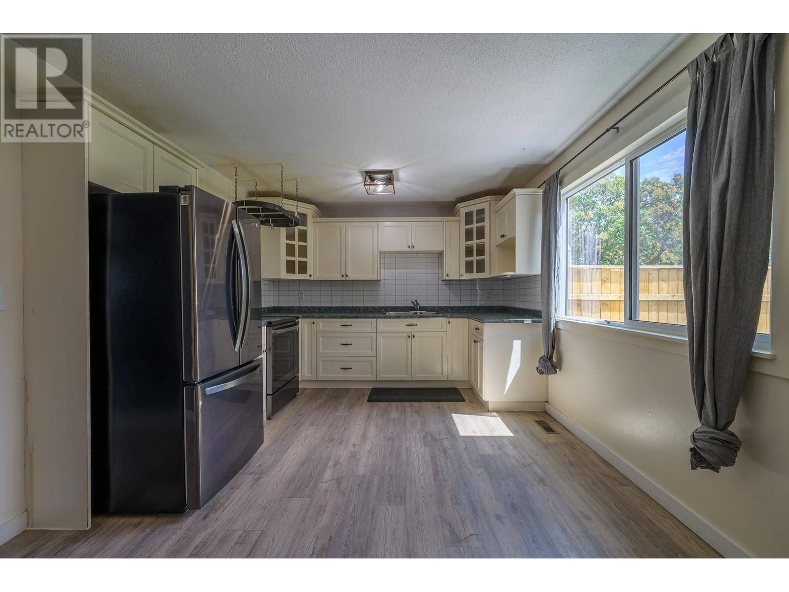 Kamloops, BC V2B5N4,1173 Ponlen ST #7