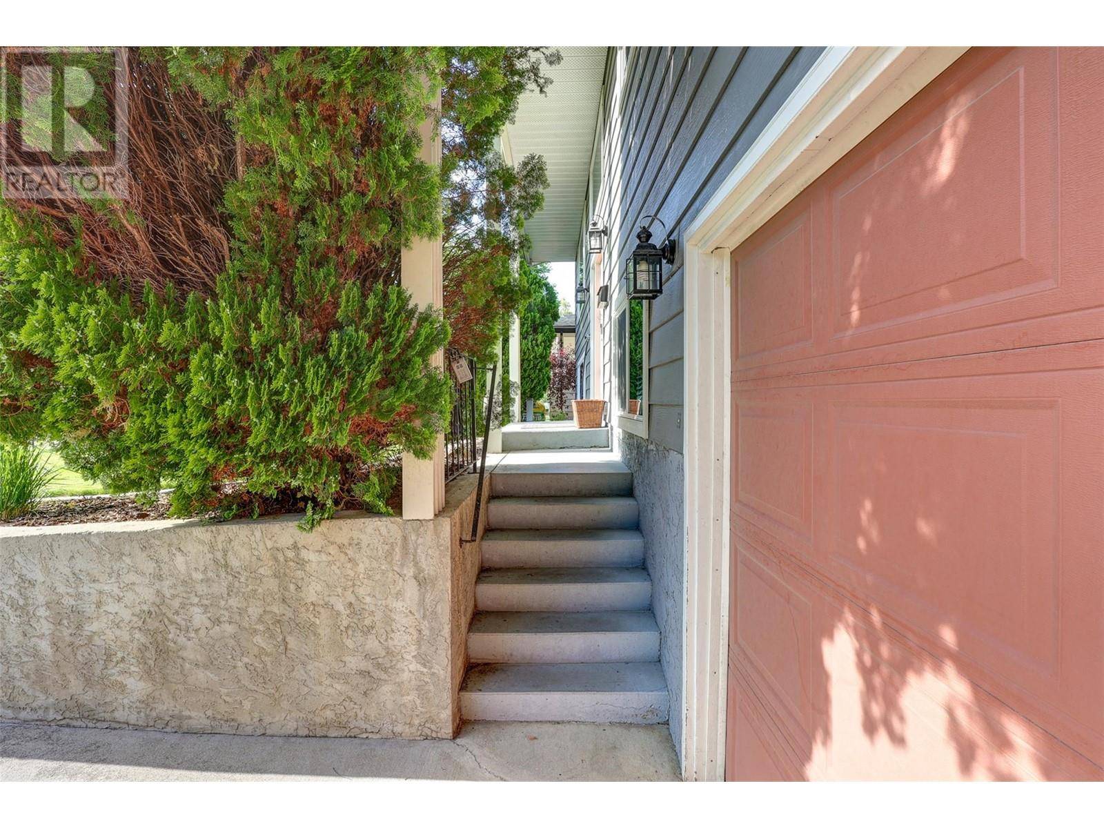Kelowna, BC V1Y8B9,2141 Kaslo Court