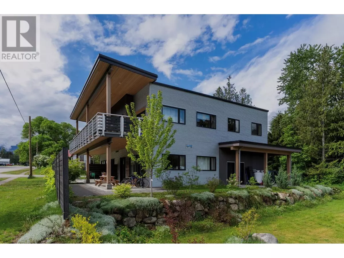 Slocan, BC V0G2C0,617 HAROLD Street