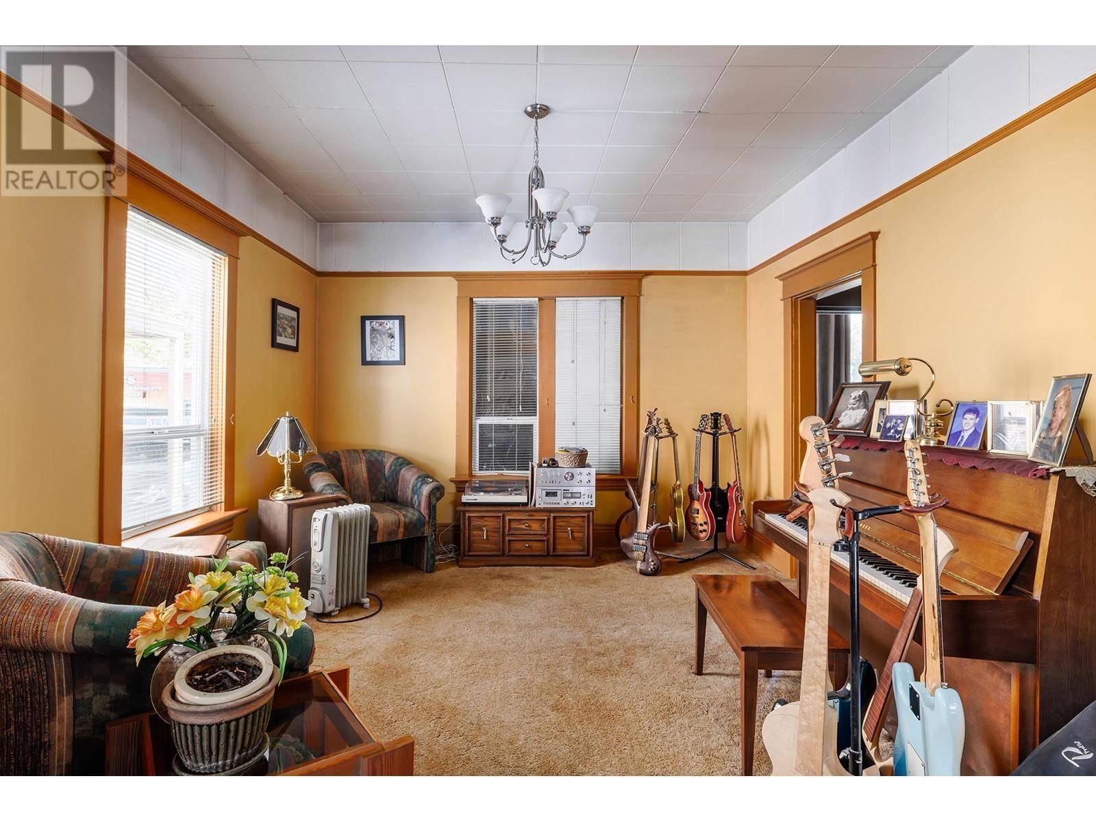 Kelowna, BC V1Y6S9,795 Lawson Avenue