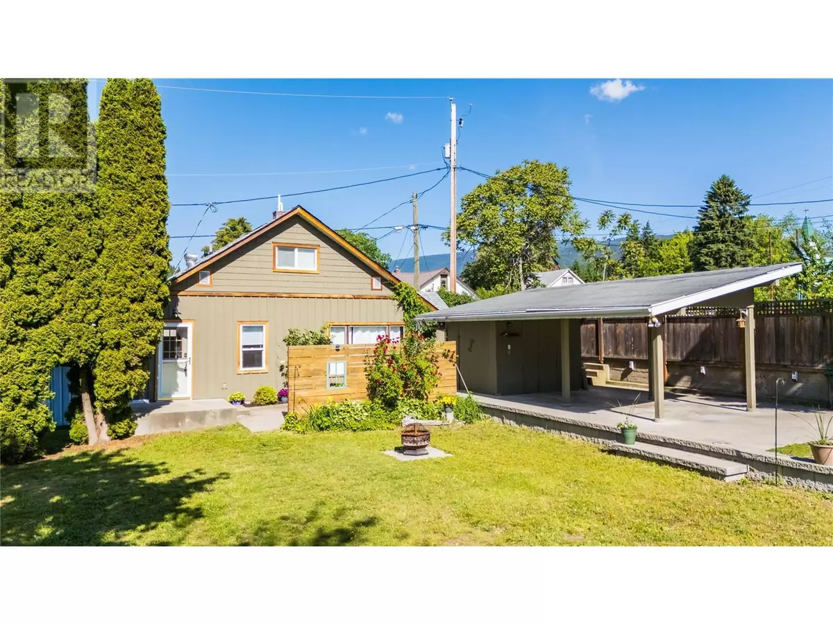 Castlegar, BC V1N1R2,412 7TH Avenue