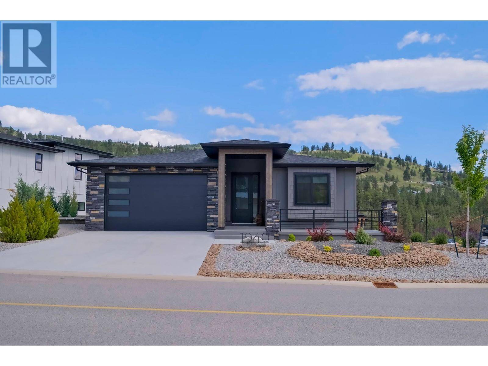 1940 HARRIS Drive, Penticton, BC V2A0C8