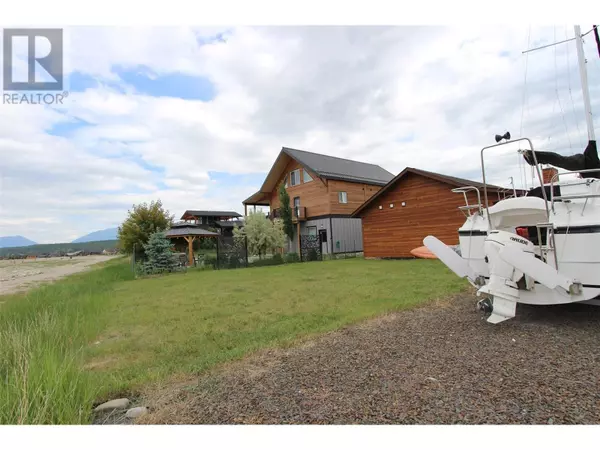 Newgate, BC V0B1T5,1695 Koocanusa Lake Drive