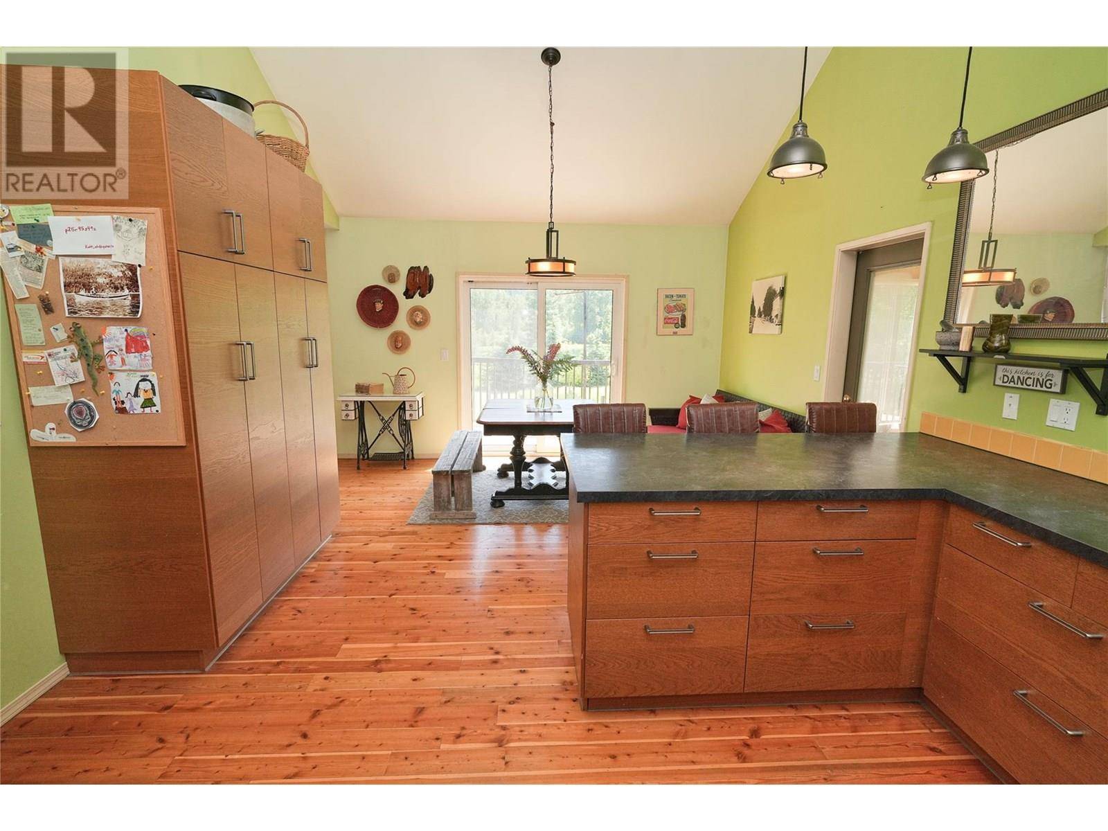 Winlaw, BC V0G2J0,6702 APPLEDALE LOWER Road