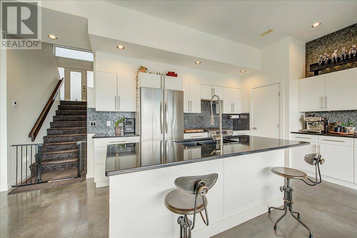 Kelowna, BC V1P1S5,1046 Henderson Drive