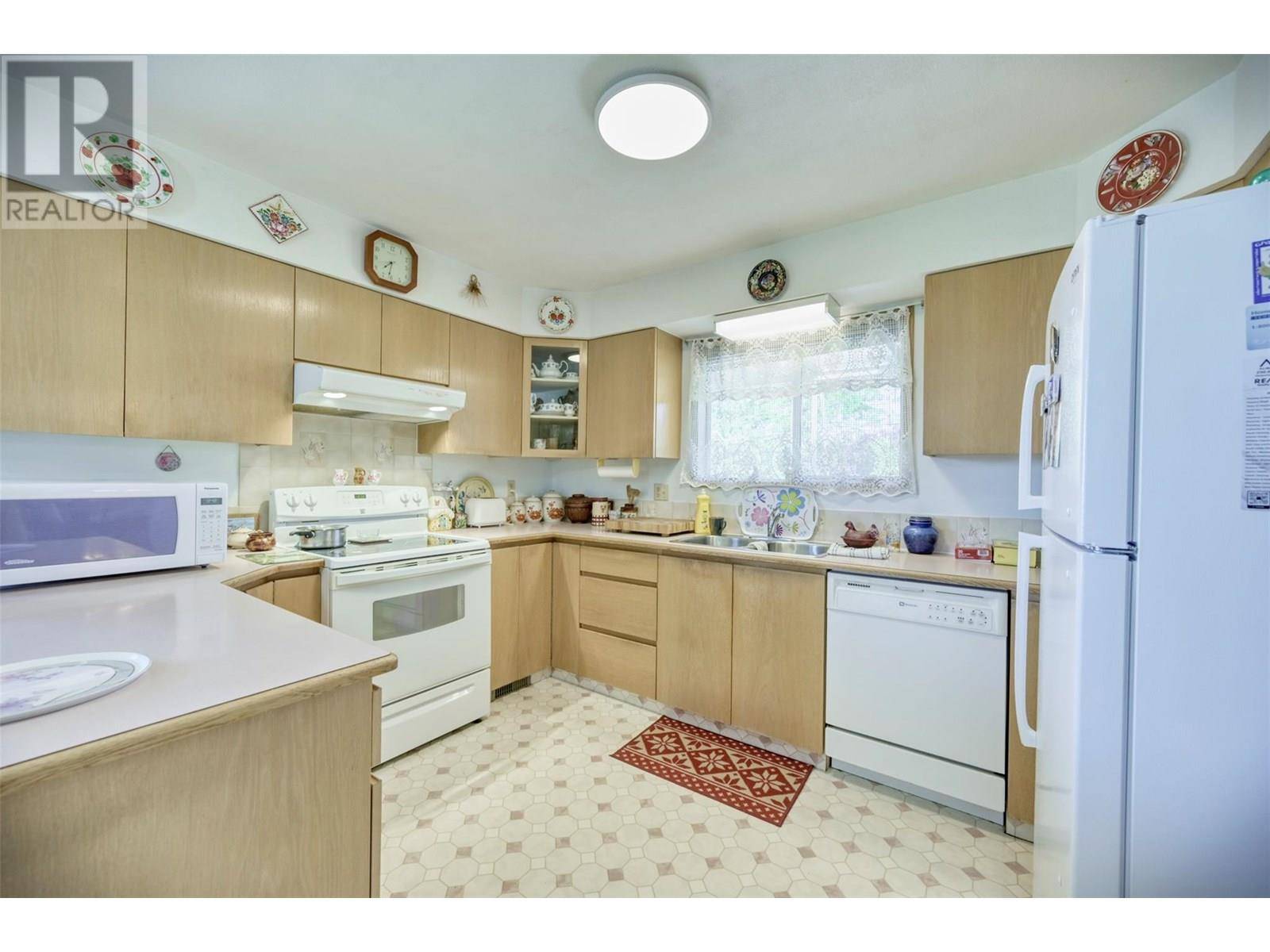 Osoyoos, BC V0H1V6,2507 30th Avenue