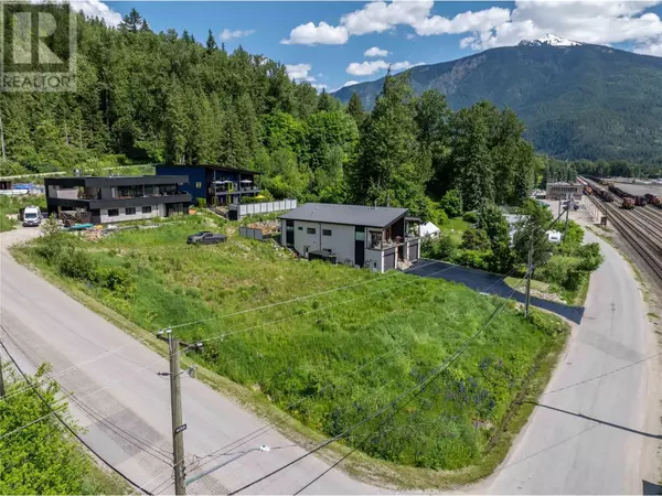 98 Track Street, Revelstoke, BC V0E2S0