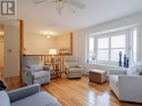 Peachland, BC V0X1X4,5882 Victoria Street