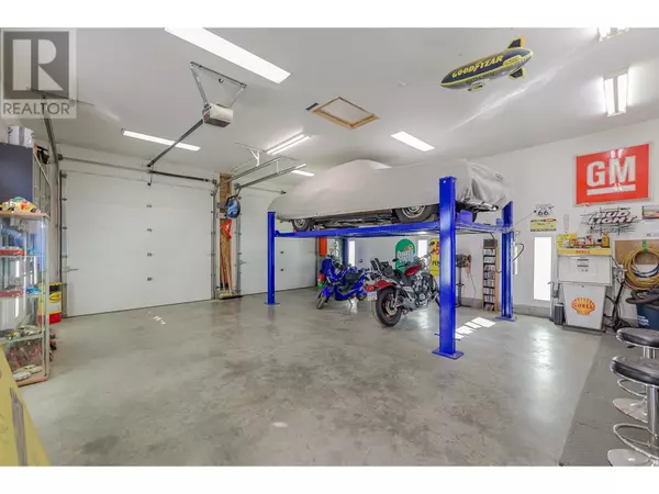 Sicamous, BC V0E2V1,602 Maple Street