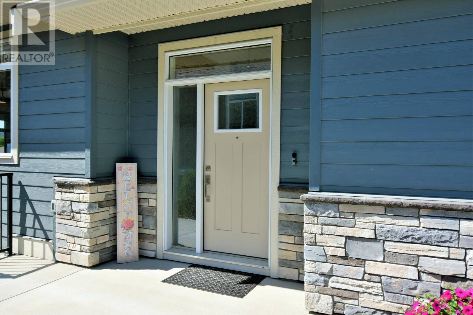 Blind Bay, BC V0E1H1,2715 Golf Course DR #6