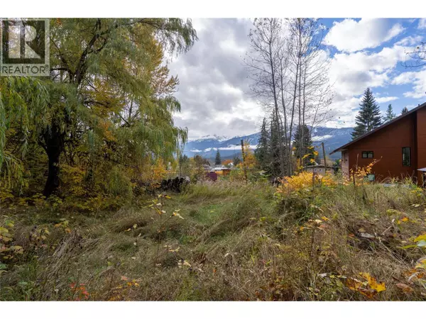 Revelstoke, BC V0E2S0,902 Farrell Road