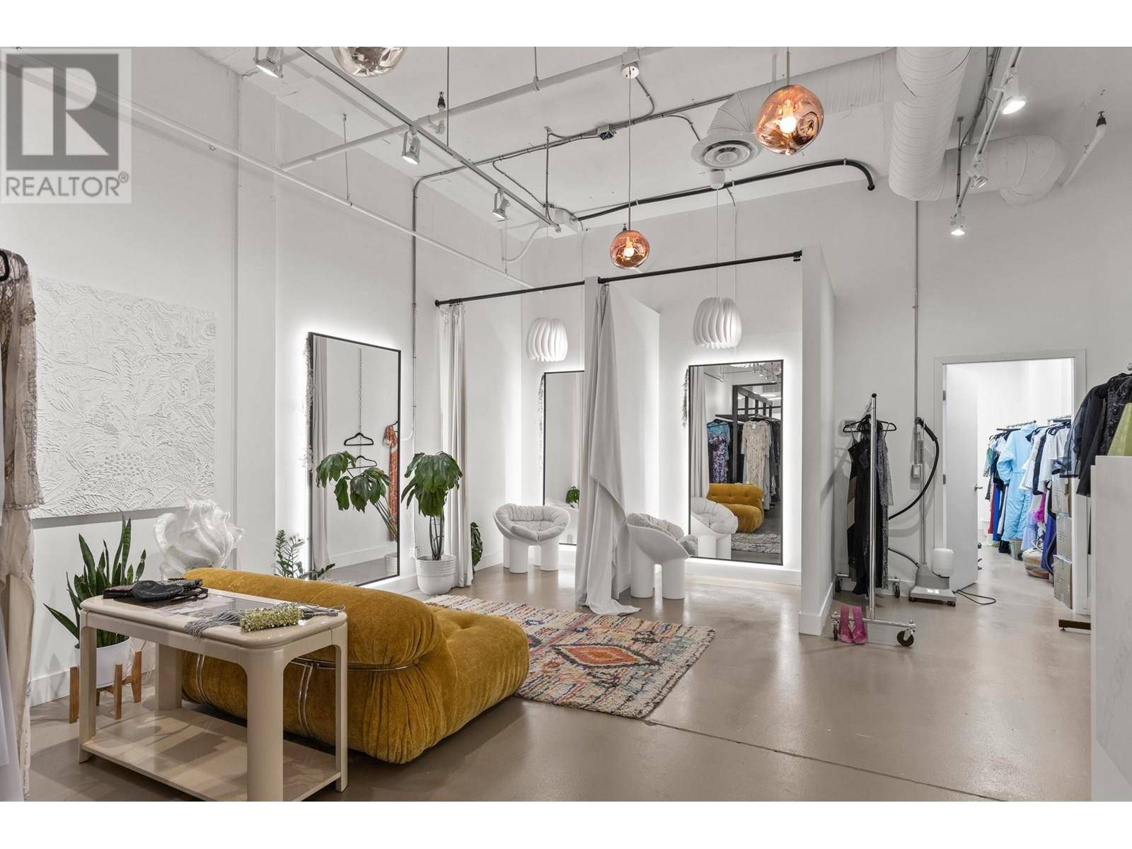 Kelowna, BC V1Y8R4,565 Bernard AVE #13