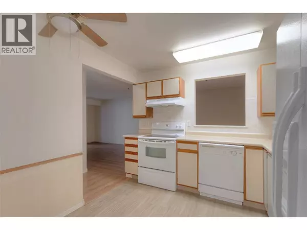 Kelowna, BC V1Y5Y1,1045 Sutherland AVE #112