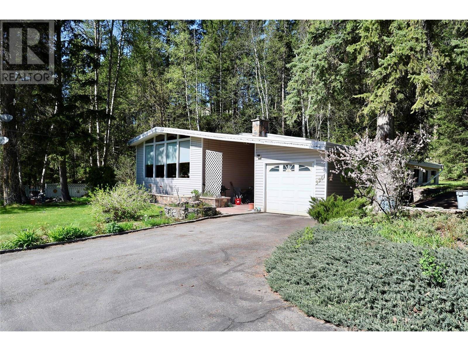 3361 & 3365 95 Highway, Golden, BC V0A1L0