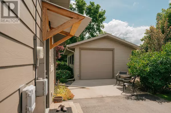 Salmon Arm, BC V1E3E1,2150 28 Street NE