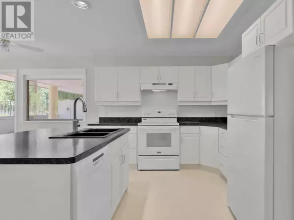 Penticton, BC V2A7N4,102 Forestbrook PL #207
