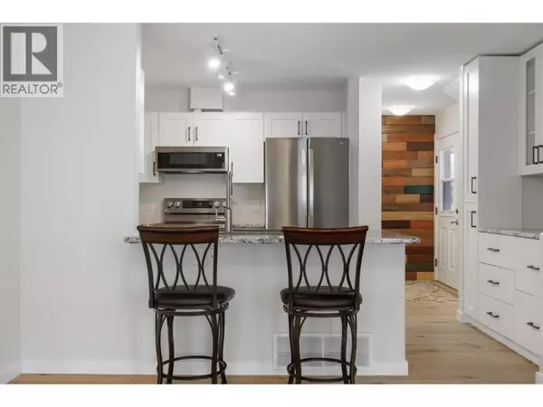 Peachland, BC V0H1X5,5460 Clements CRES #107