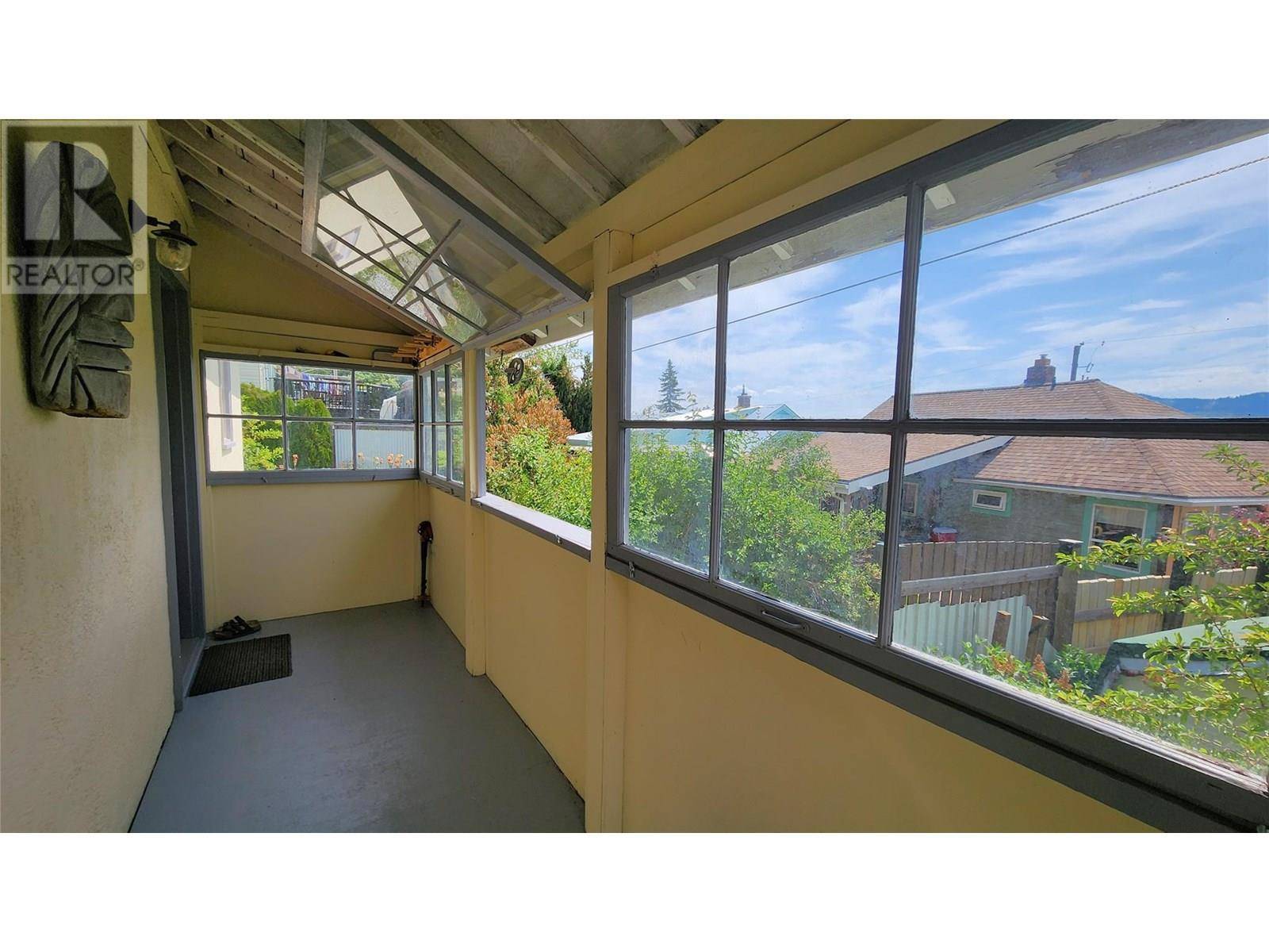 Rossland, BC V0G1Y0,1975 Kirkup Avenue