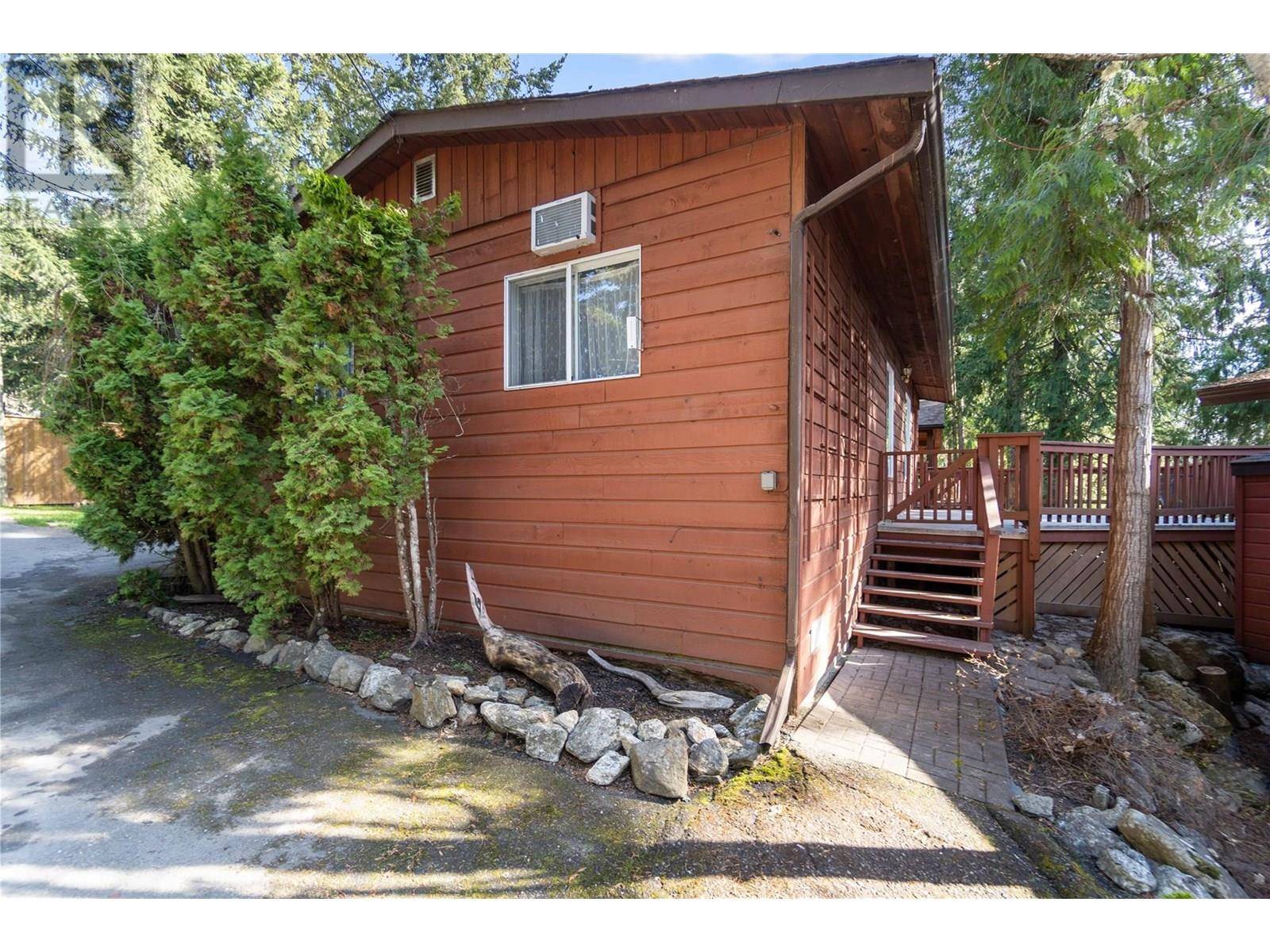 Sicamous, BC V0E2V1,202 97A HWY #23