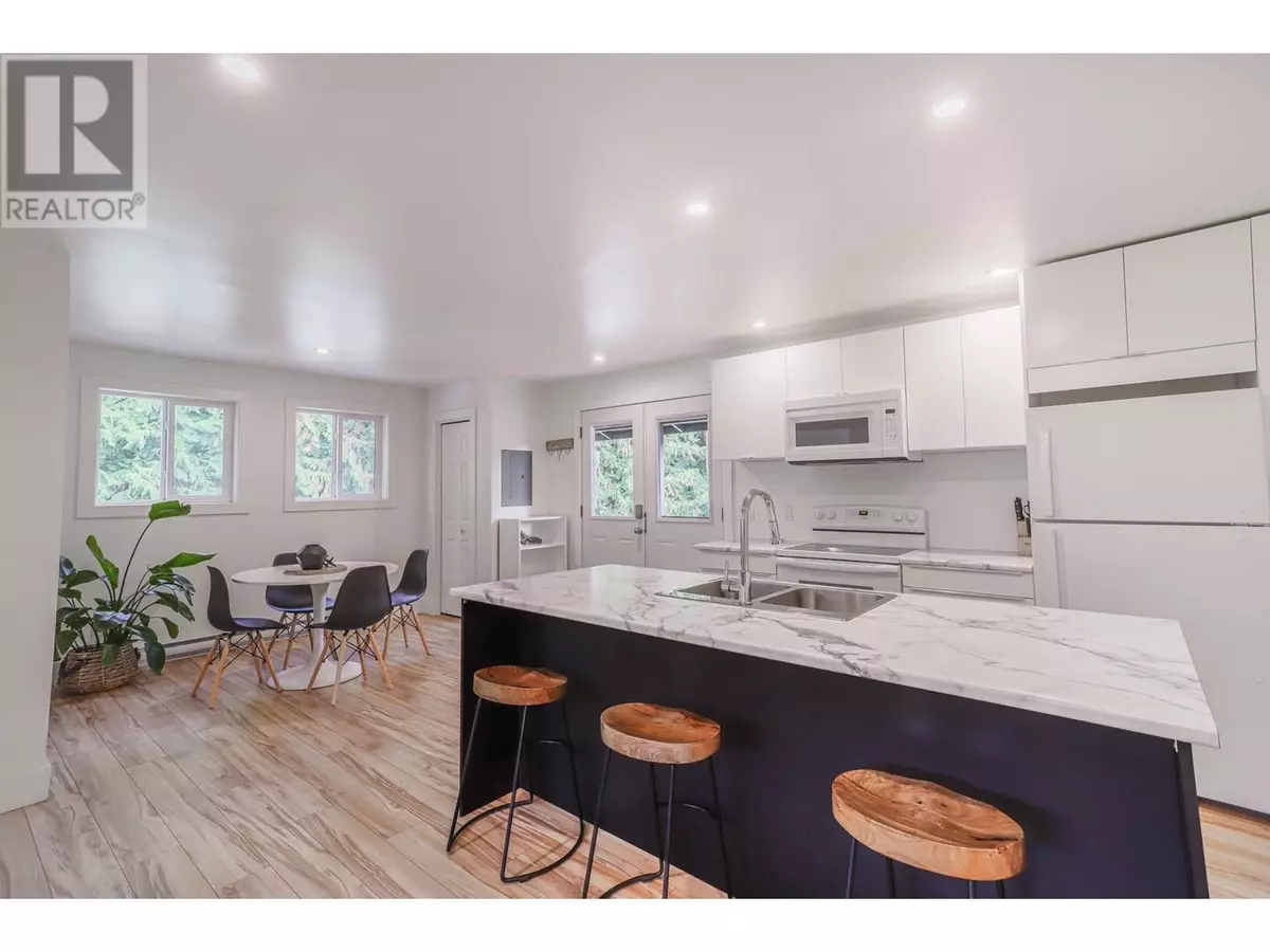 Crawford Bay, BC V0B1E0,16102 3A Highway