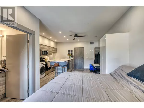 Vernon, BC V1H0A4,2555 Lakeshore RD #215