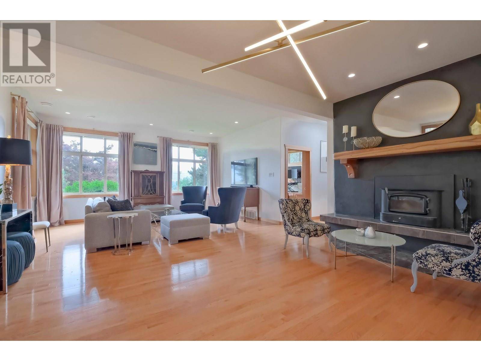 Penticton, BC V2A8X6,119 SUNGLO Drive
