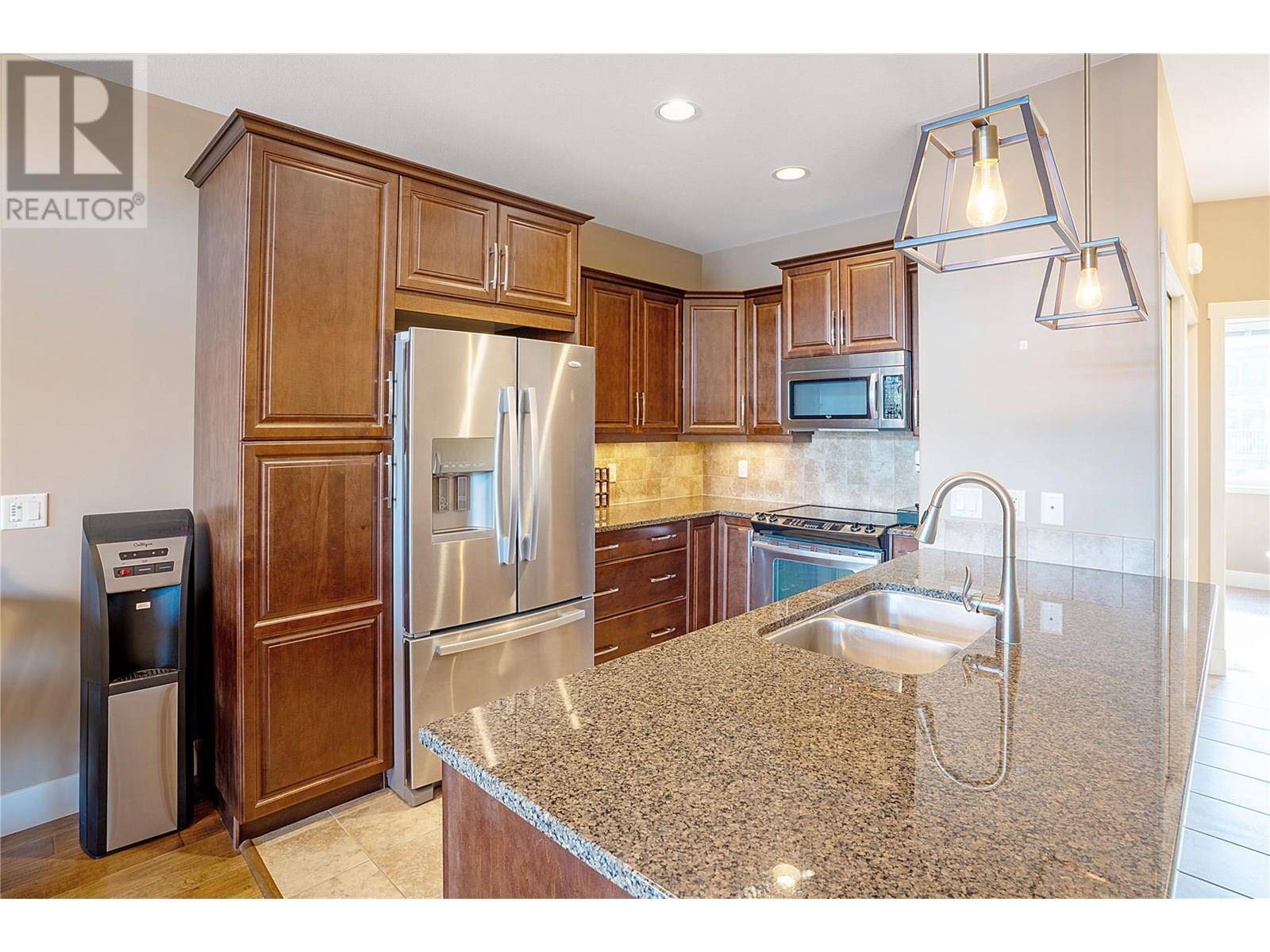 West Kelowna, BC V4T3G1,3359 Cougar RD #14