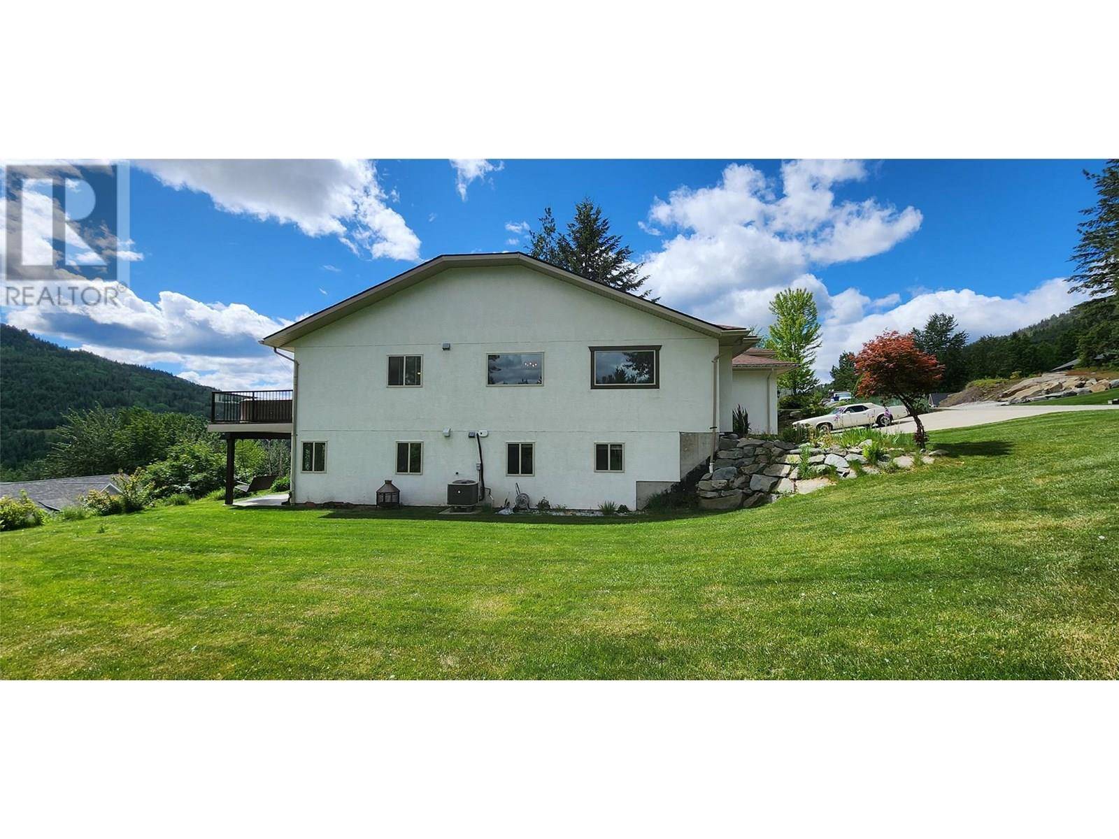 Warfield, BC V1R4V9,532 Blake Court