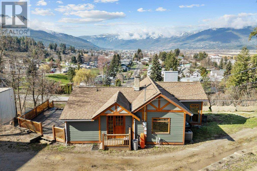 Salmon Arm, BC V1E2V6,1321 10 Avenue NE