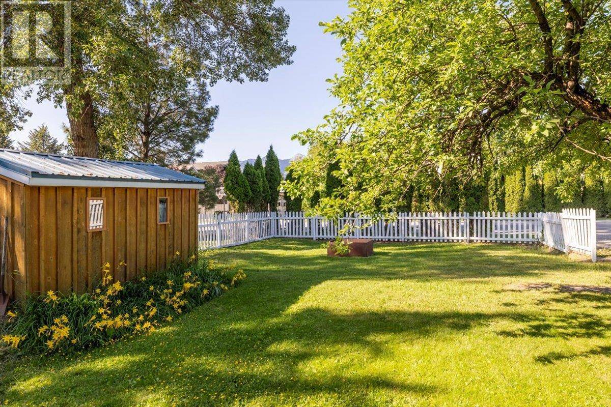 Fernie, BC V0B1M0,702 9th Avenue
