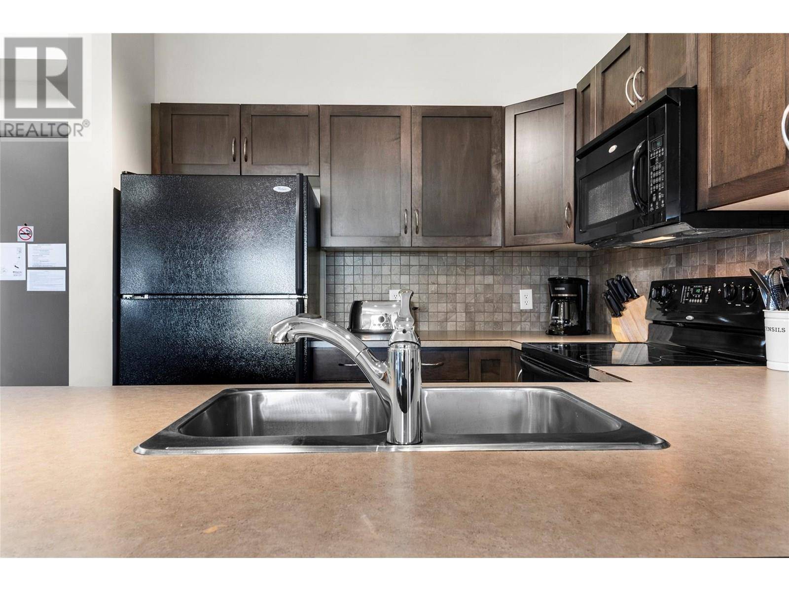 Kelowna, BC V1W3G7,654 Cook RD #406