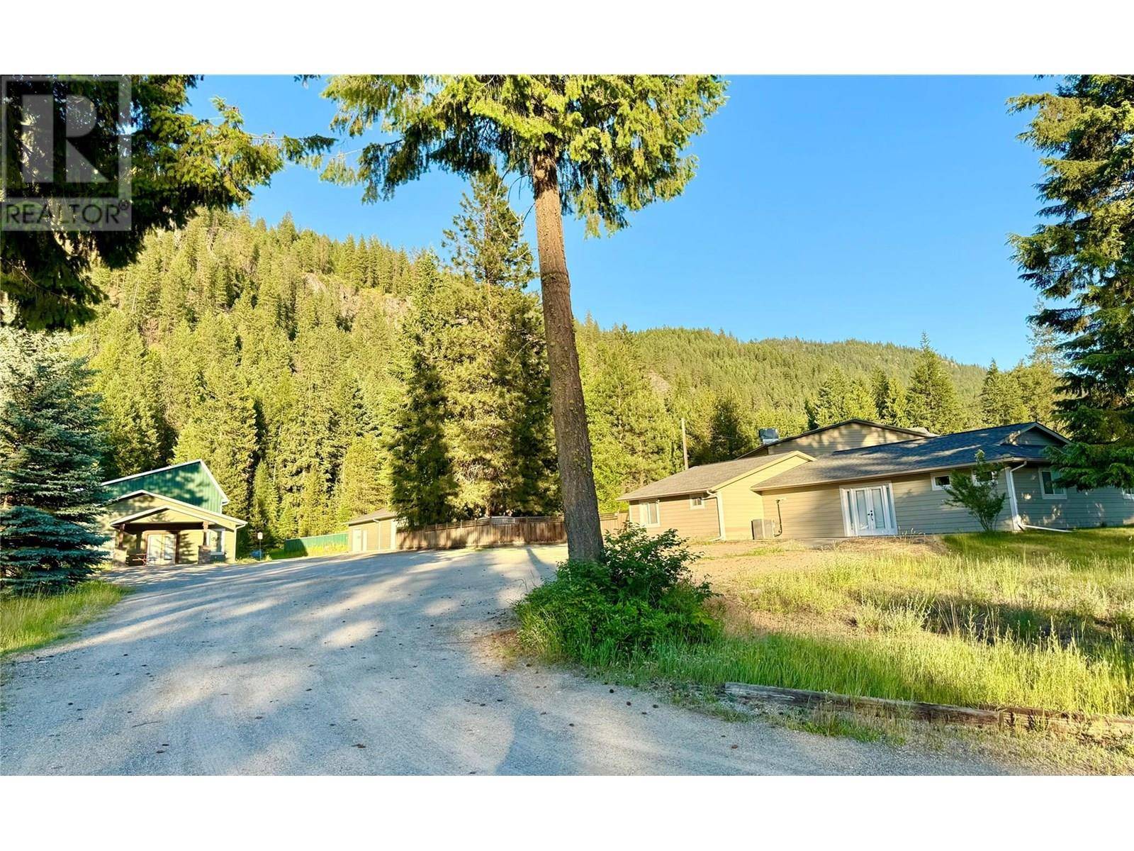 1700 Sandner Frontage Road, Christina Lake, BC V0H1E3