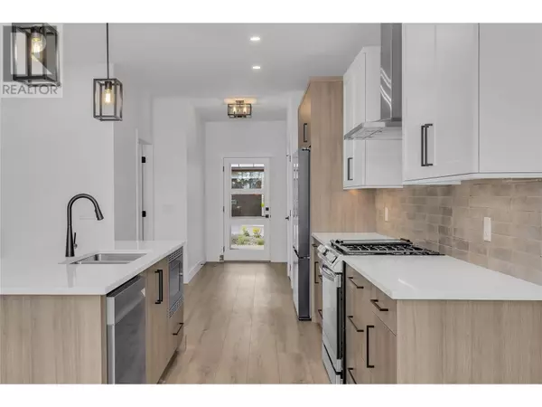 2835 Canyon Crest DR #7, West Kelowna, BC V4T0E3