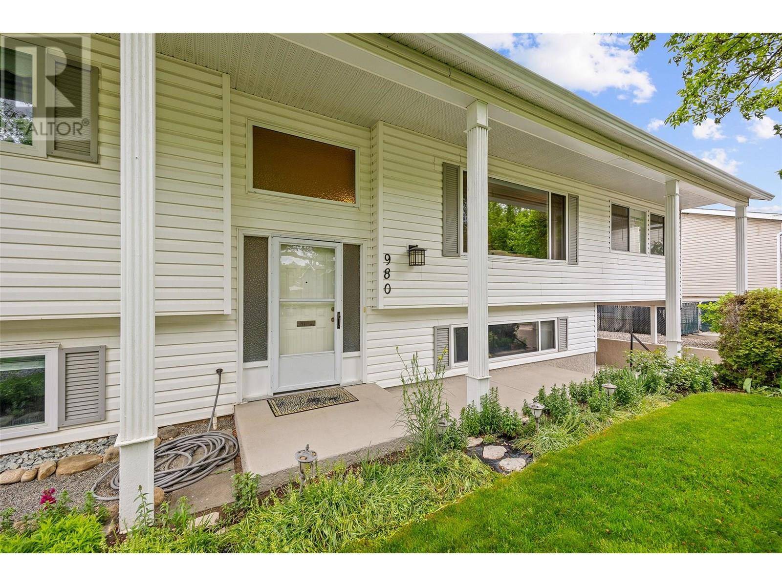 Kelowna, BC V1X3X1,980 THOMPSON Road
