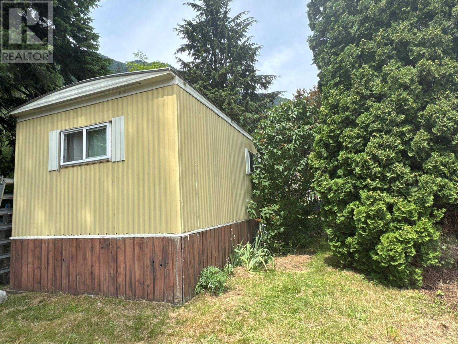 Nelson, BC V1L6M4,739 3A HWY #25