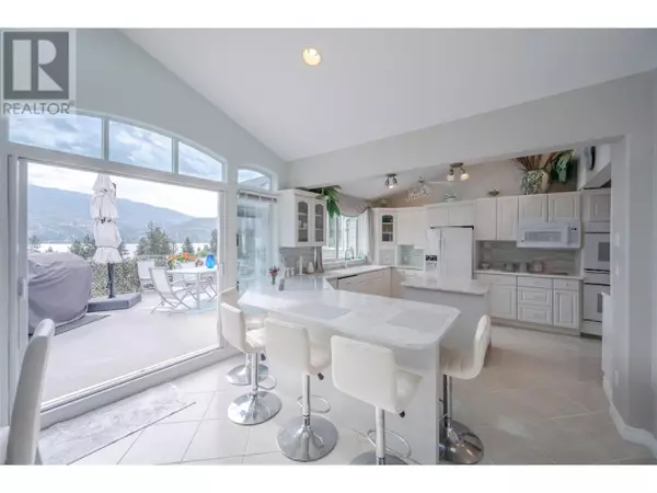 Kaleden, BC V0H1K0,191 Oak Avenue