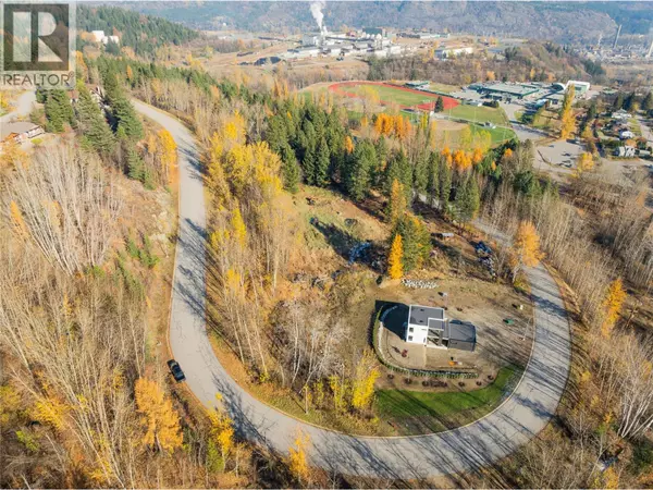 220 WHITMAN Way, Warfield, BC V1R4T9