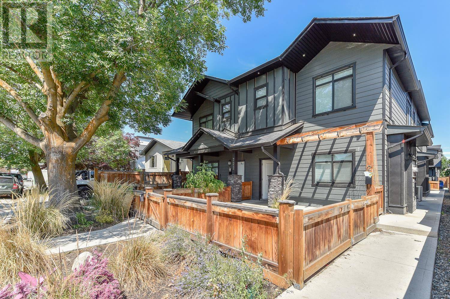 722 Coopland CRES #2, Kelowna, BC V1Y2V1