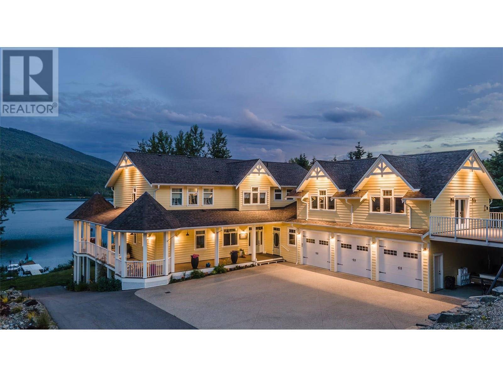 3828 Parri Road, Sorrento, BC V0E2W1