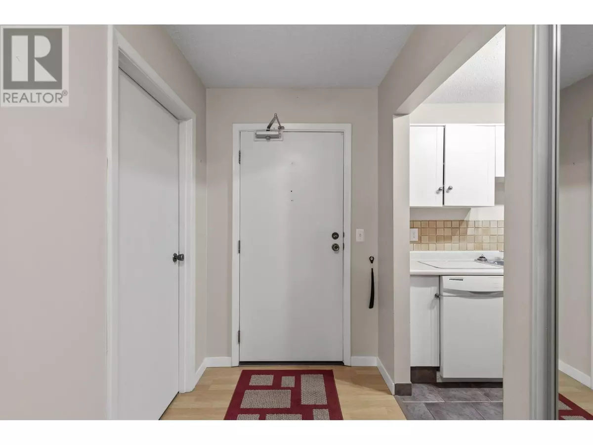 Kelowna, BC V1Y6P7,1035 Bernard AVE #108