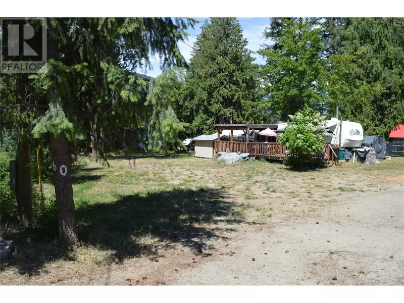 60 Kingsley Road, Christina Lake, BC V0H1E2