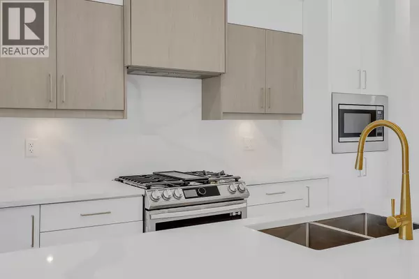 Kelowna, BC V1W0C1,5300 Main ST #103