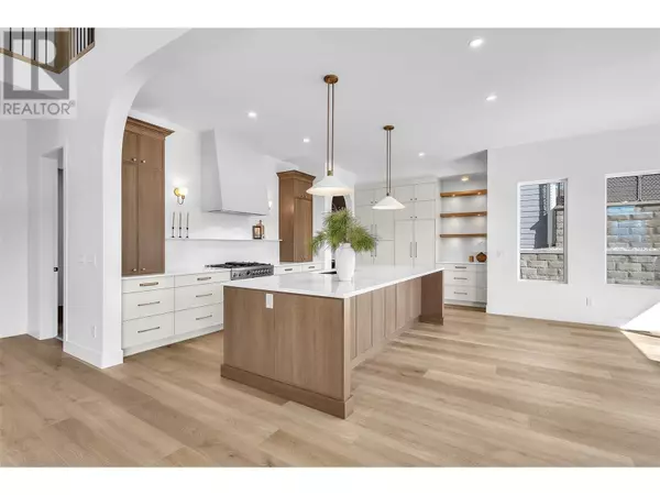 Kelowna, BC V1V2C6,1439 Whistling Pine Place