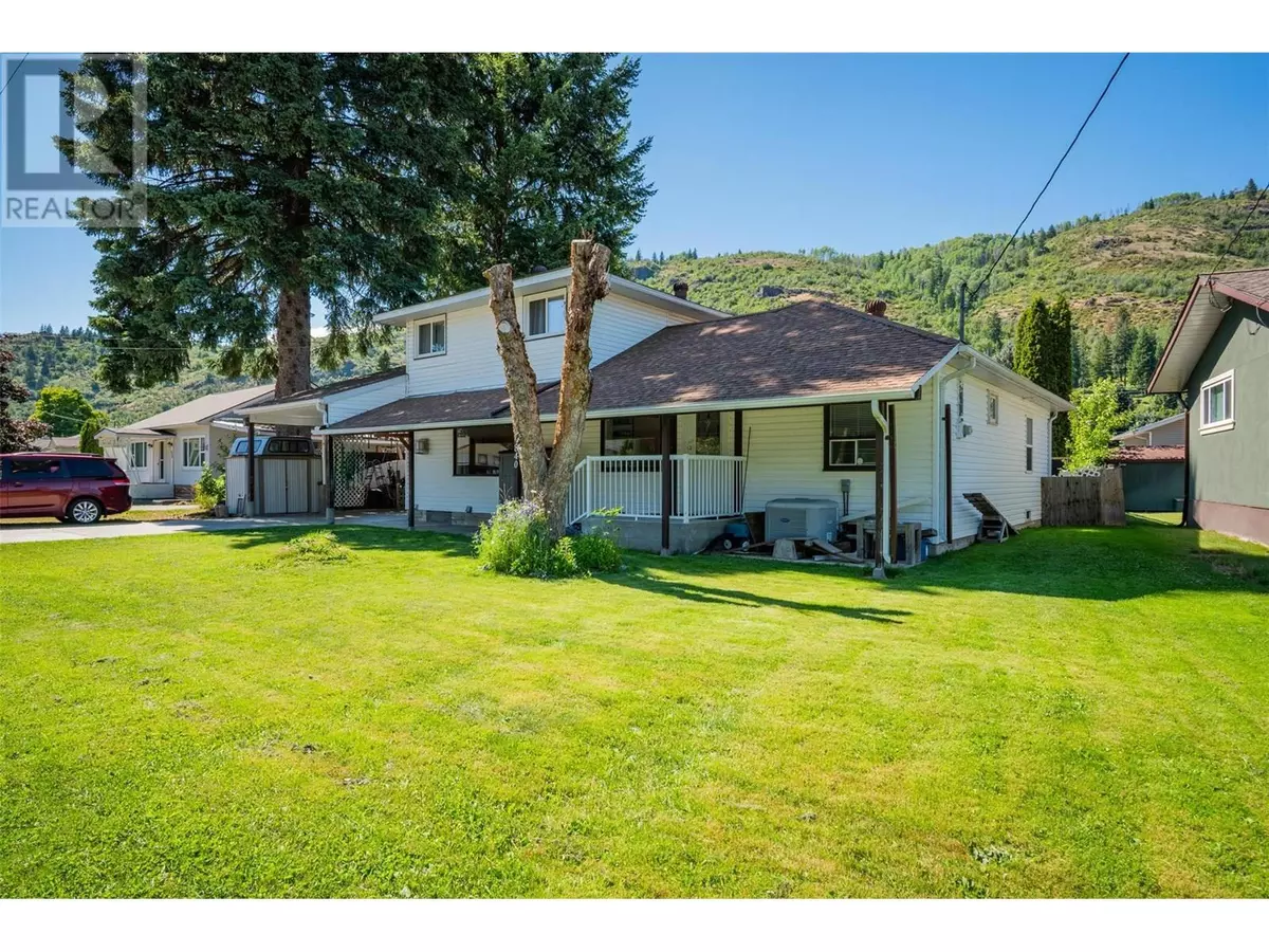 Montrose, BC V0G1P0,840 9TH Avenue