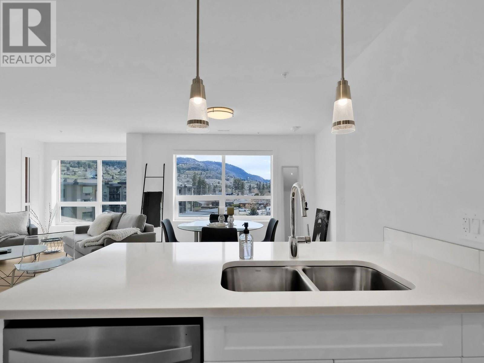 Penticton, BC V2A6G4,3362 SKAHA LAKE RD #407