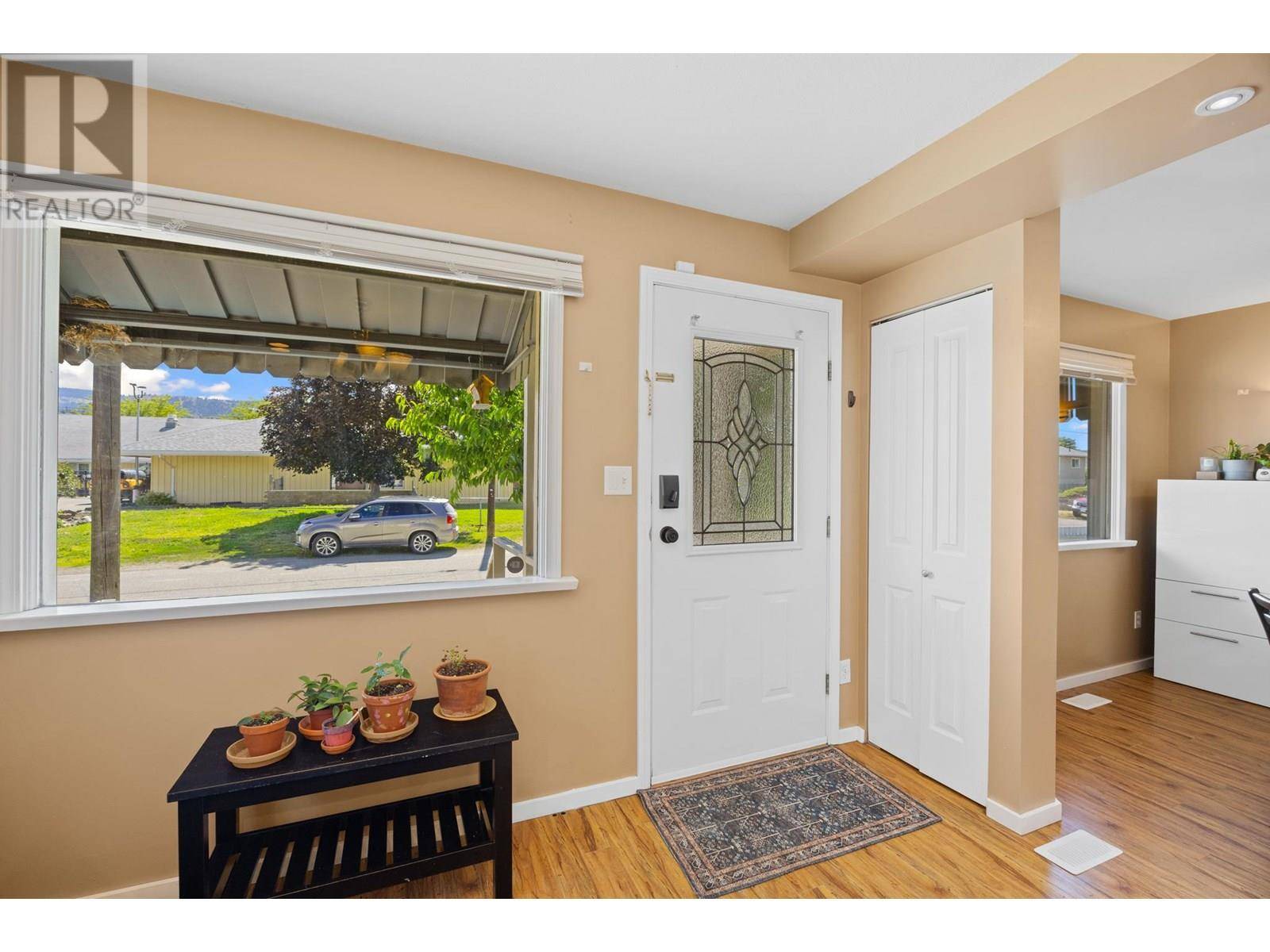 Kamloops, BC V2B4N7,320 MCGOWAN Avenue
