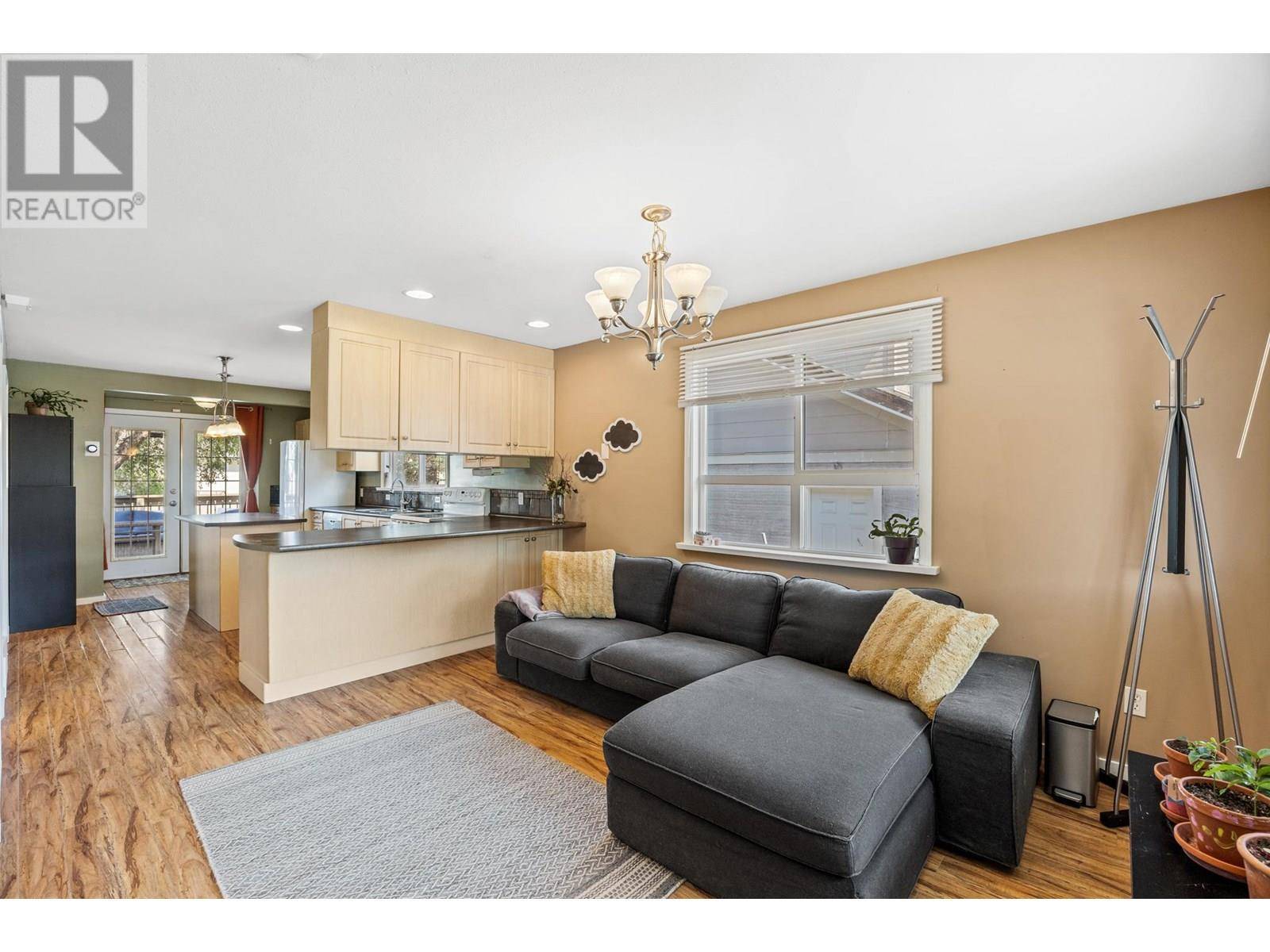 Kamloops, BC V2B4N7,320 MCGOWAN Avenue