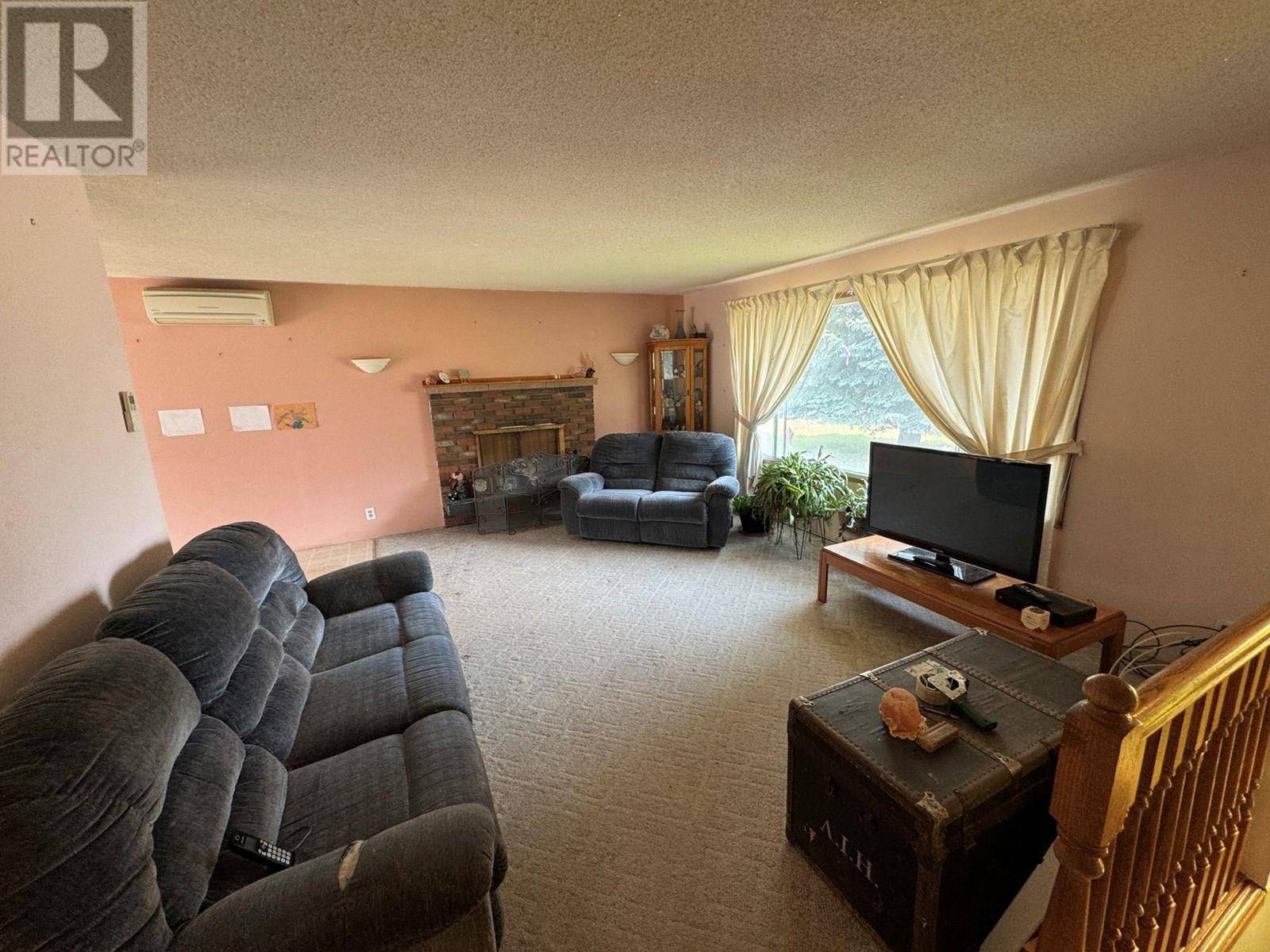Midway, BC V0H1M0,509 7th Avenue