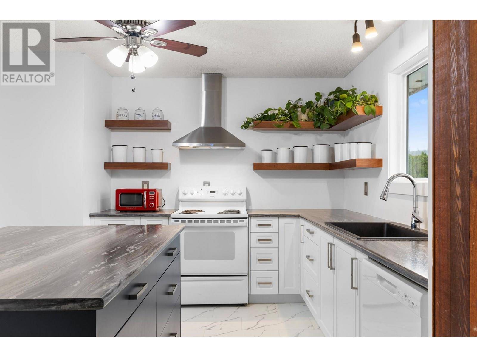 Kelowna, BC V1X4K8,955 Hickory Road